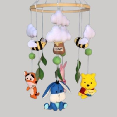 Colgante para cuna con diseño de Winnie the Pooh