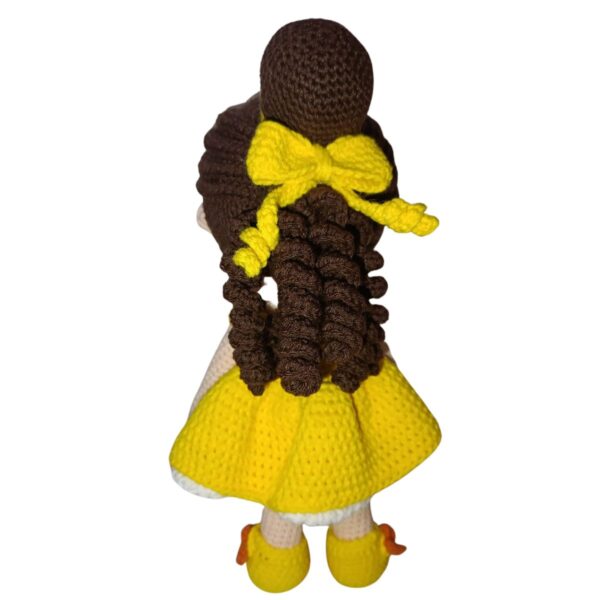 Amigurumi de Princesita Bella de ensueño tejida a mano - Imagen 2