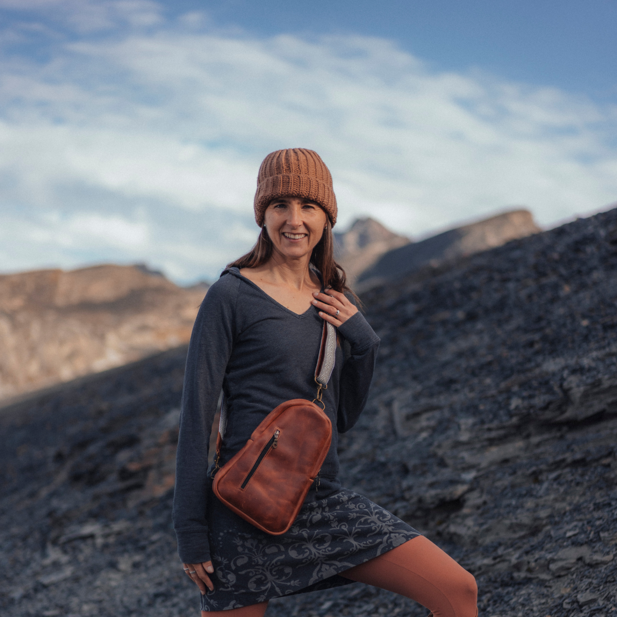 Sling Crossbody Backpack - CUERO